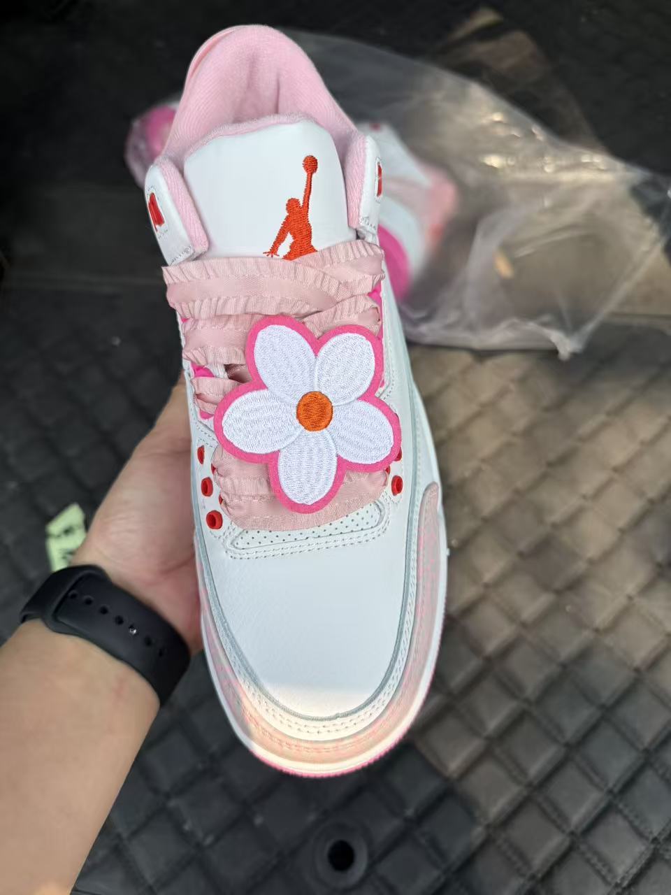 Air Jordan 3 Retro Pearl Pink Hyper Orange(Women‘s)