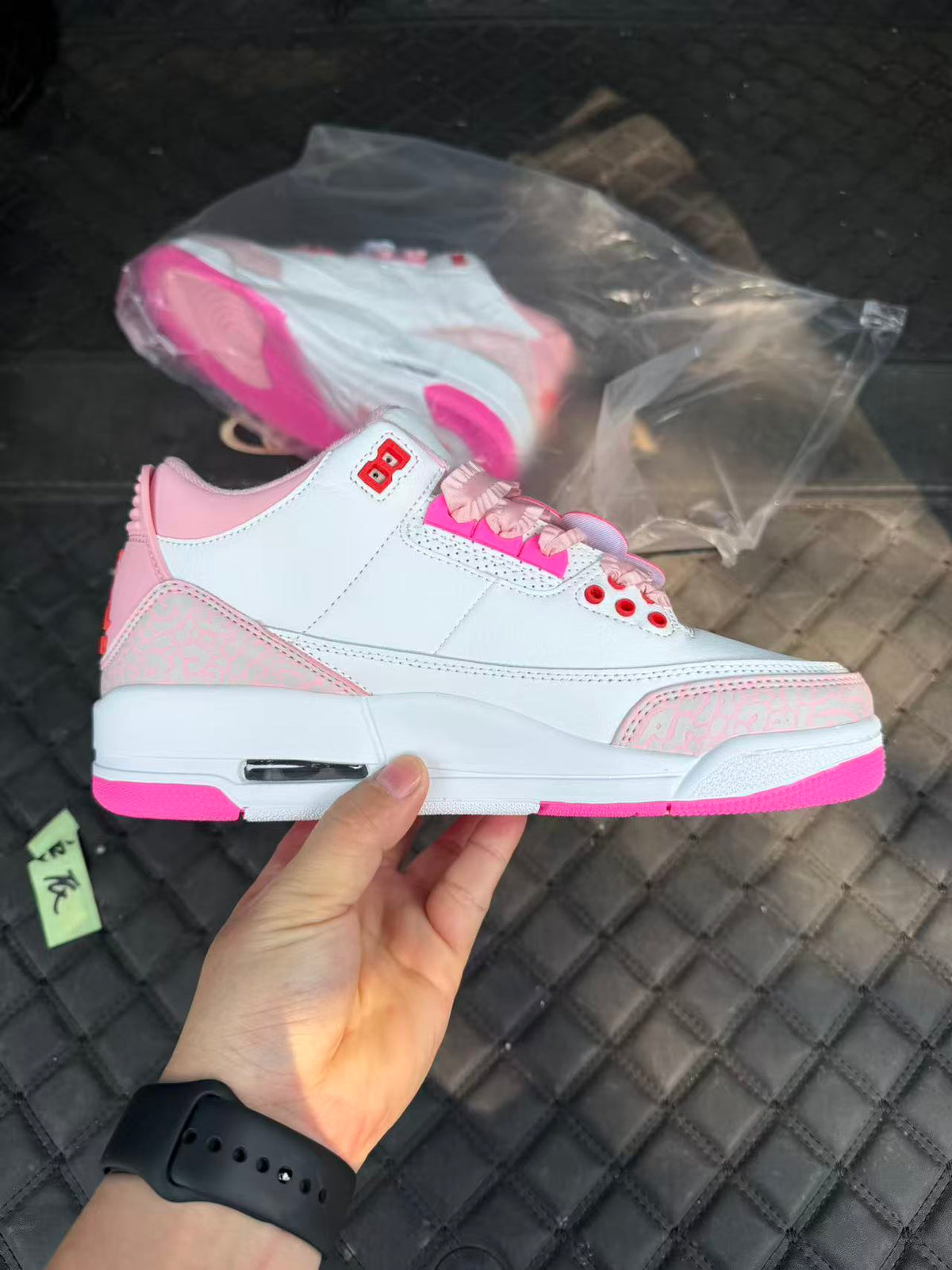 Air Jordan 3 Retro Pearl Pink Hyper Orange(Women‘s)