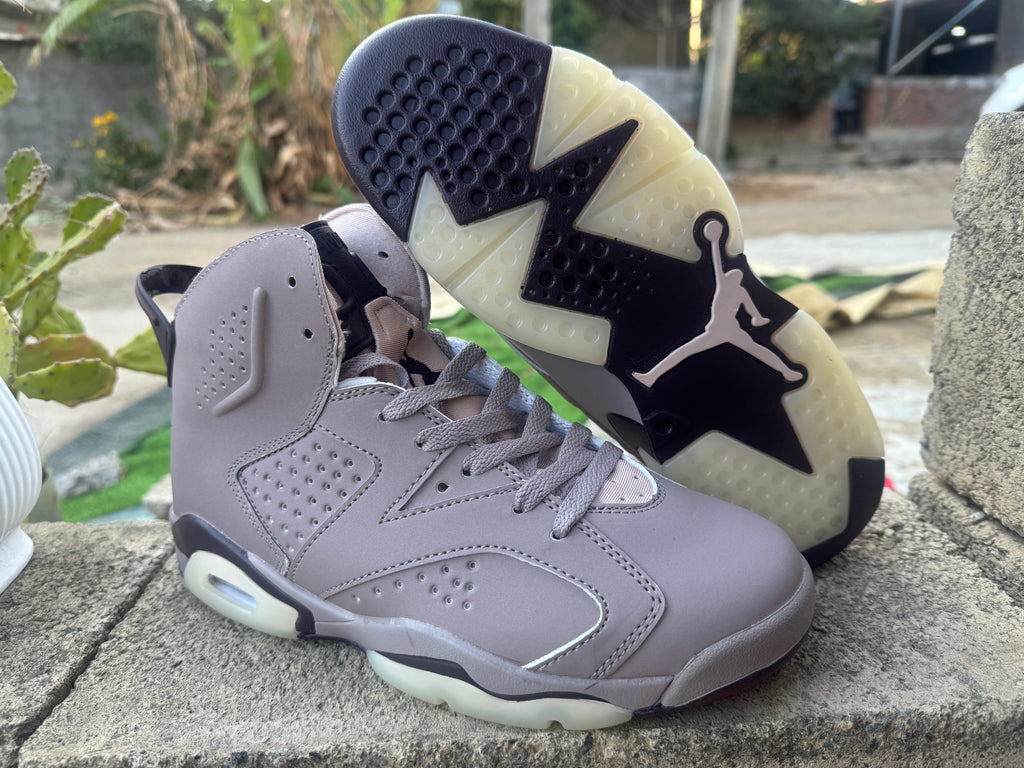 Air Jordan 6 Retro 'Cool Grey' Sneakers