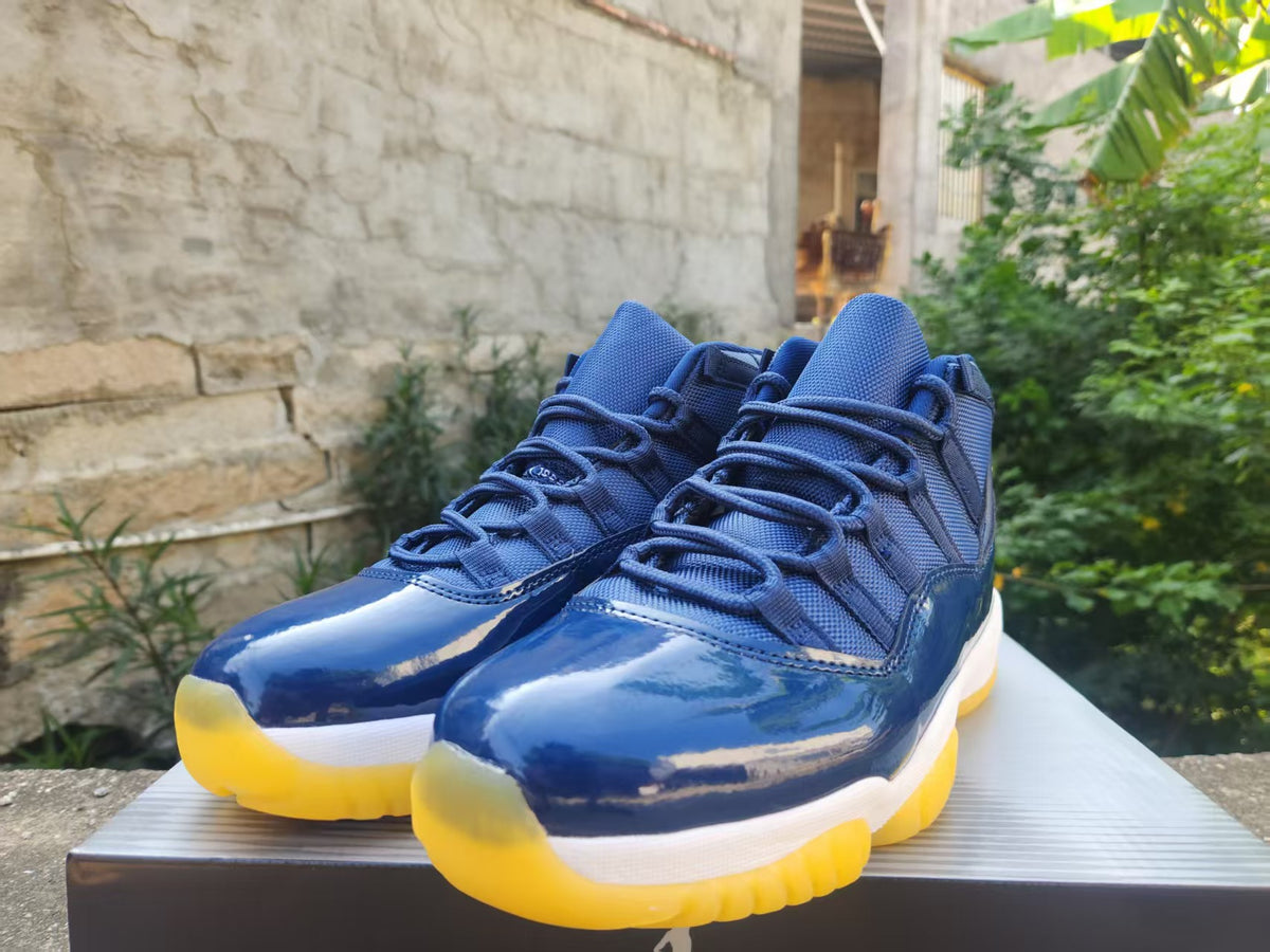 Style 06 High-Top Sneaker Midnight Navy Yellow