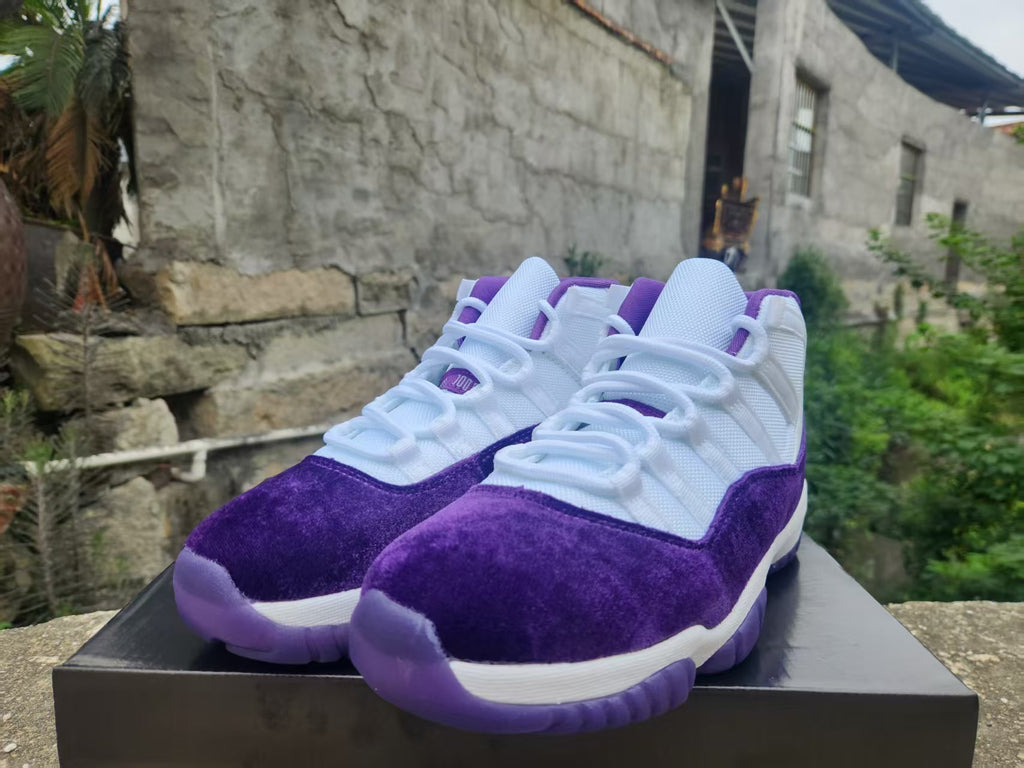 Air Jordan 11 Retro White Royal Purple