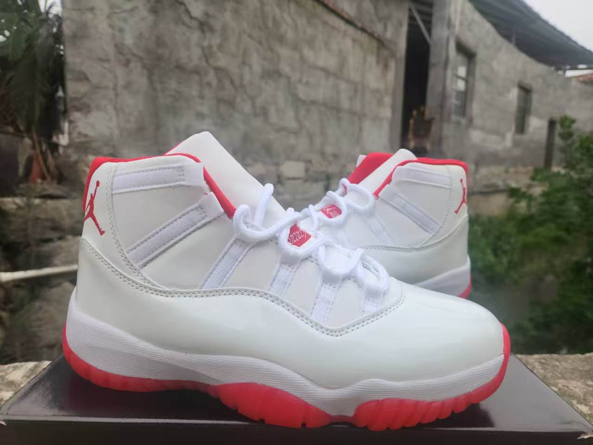 Air Jordan 11 Retro Varsity Red Bottom White