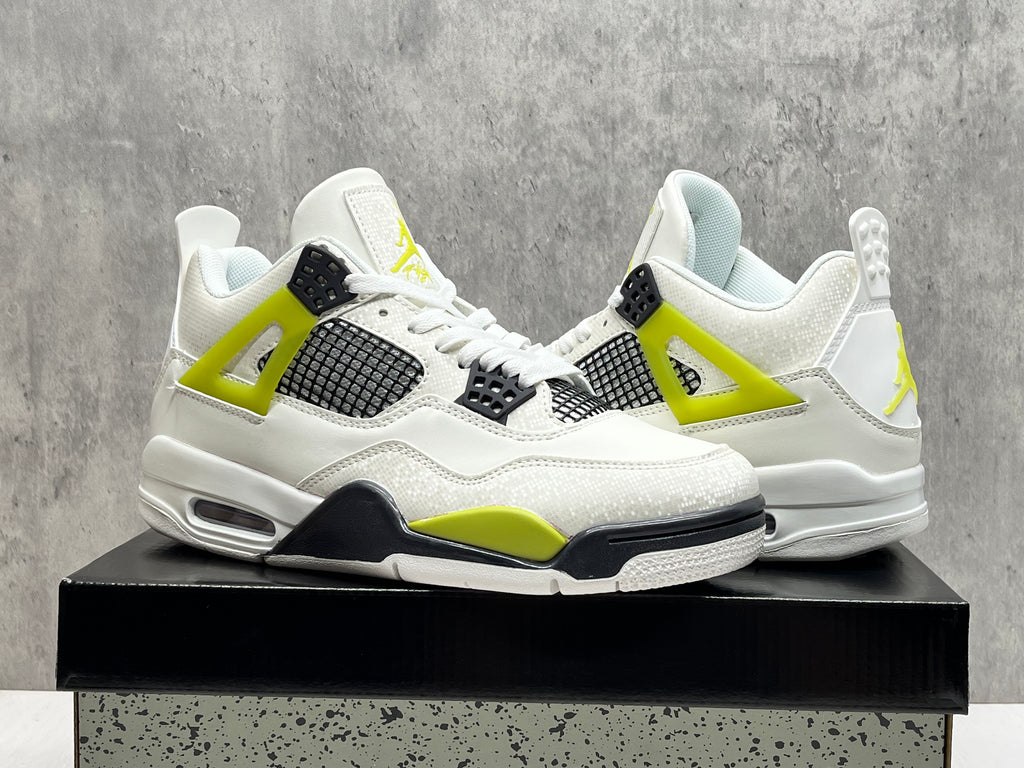 Air Jordan 4 “Flight Club” – Sail / Black / University Red