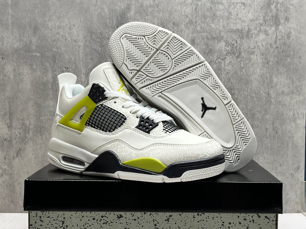 Air Jordan 4 “Flight Club” – Sail / Black / University Red