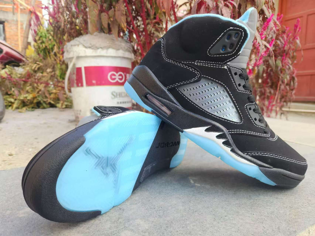 Air Jordan 5 Retro Black University Blue 2026