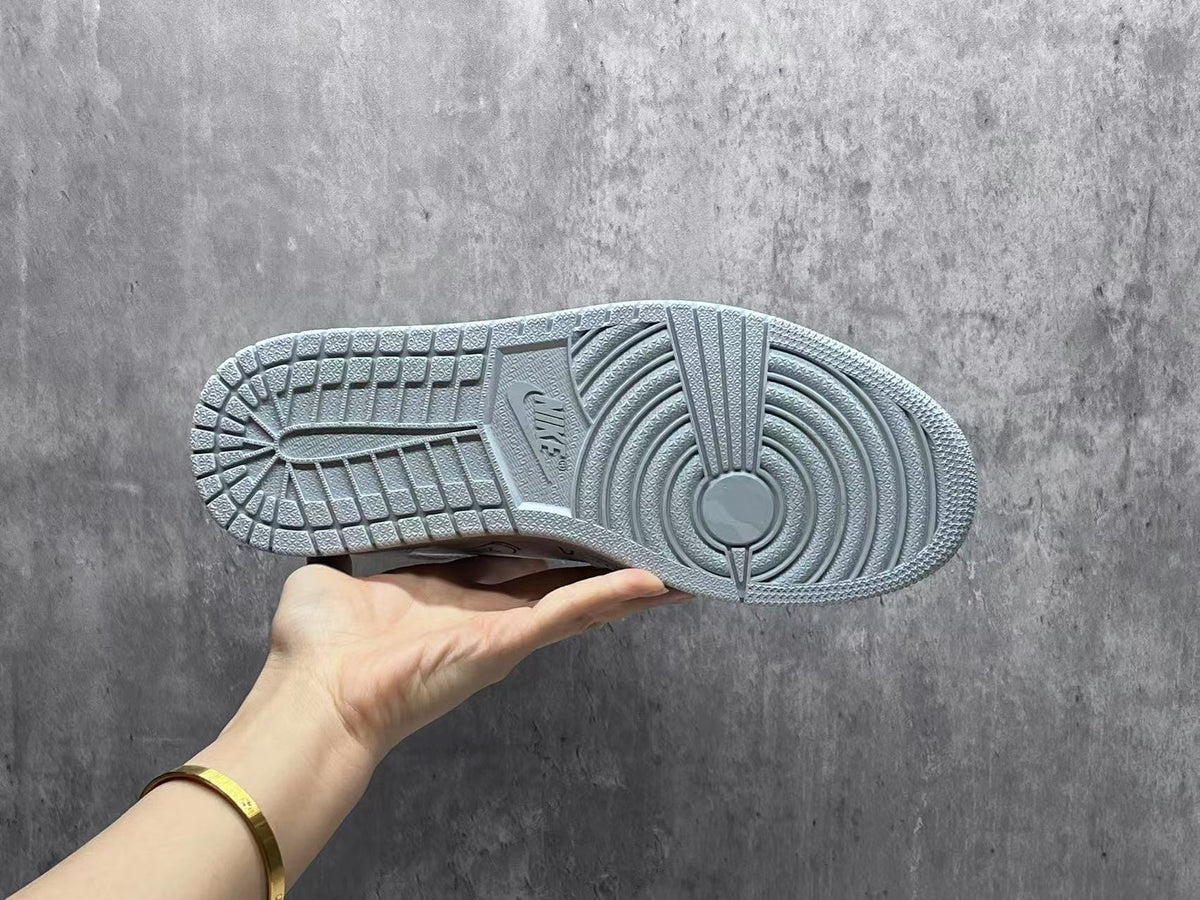 Off-White x Air Jordan 1 Retro High OG 'Gray' 2018 Sneakers
