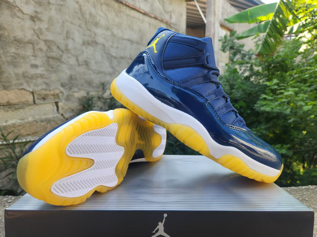 Style 06 High-Top Sneaker Midnight Navy Yellow